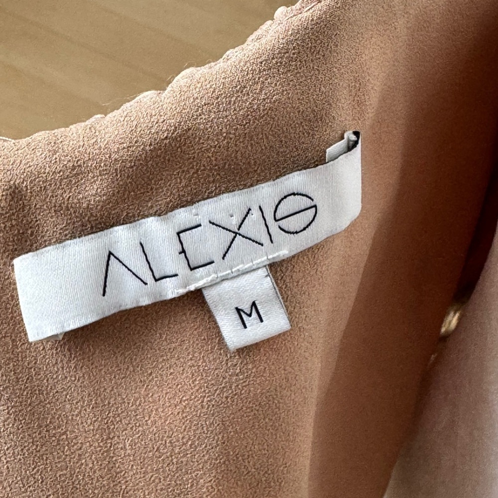 Alexis - Picture 5 of 10